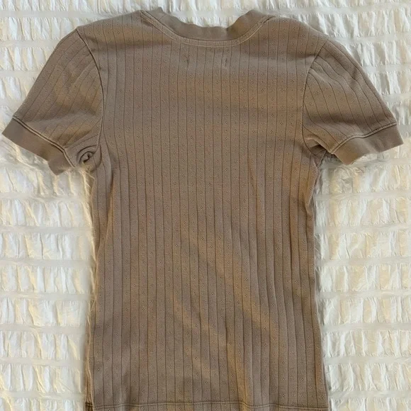 Everlane Pointelle Ribbed Short Sleeve Tee in Taupe Brown Sz Small - Picture 4 of 4